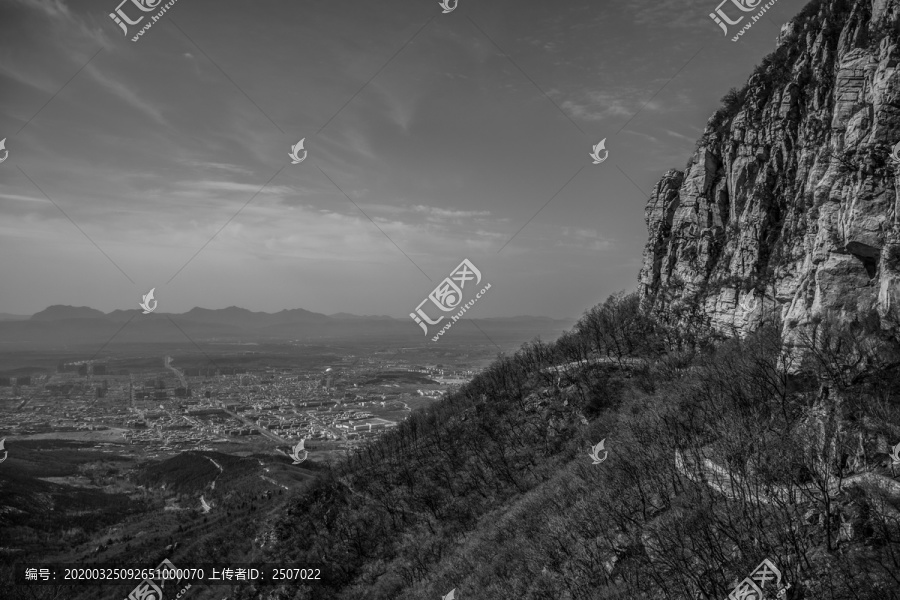 河南登封嵩山风景区单色图片