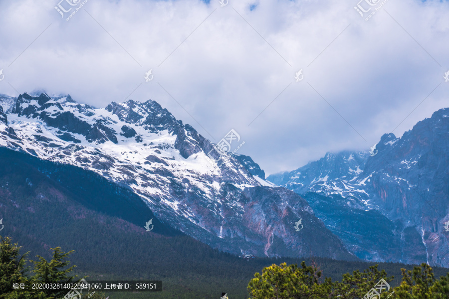 玉龙雪山