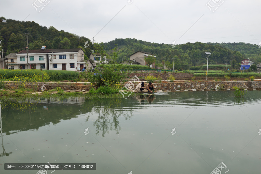 乡村小河人家