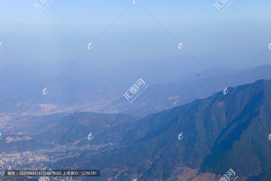 高山蓝天风景壁纸旅游自然风光