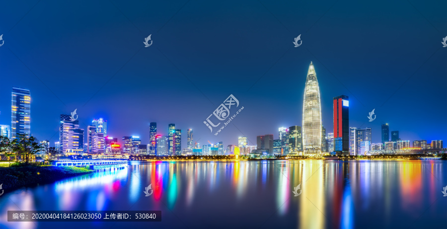 深圳湾现代建筑天际线夜景