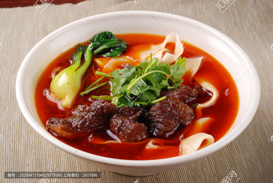 牛肉刀削面