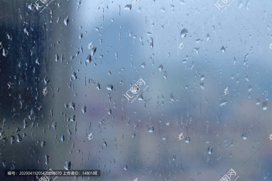 清晰玻璃雨点露珠