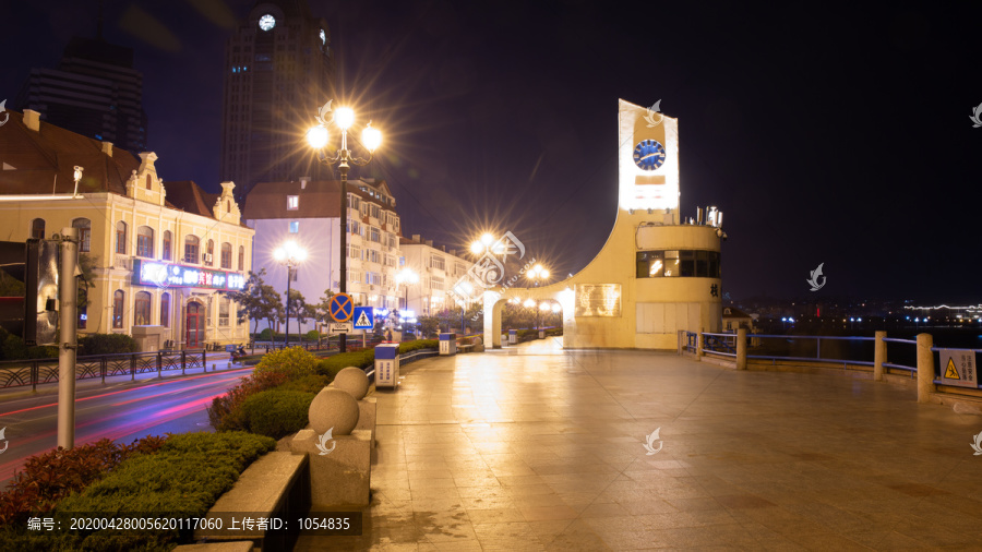 青岛海滨建筑夜景