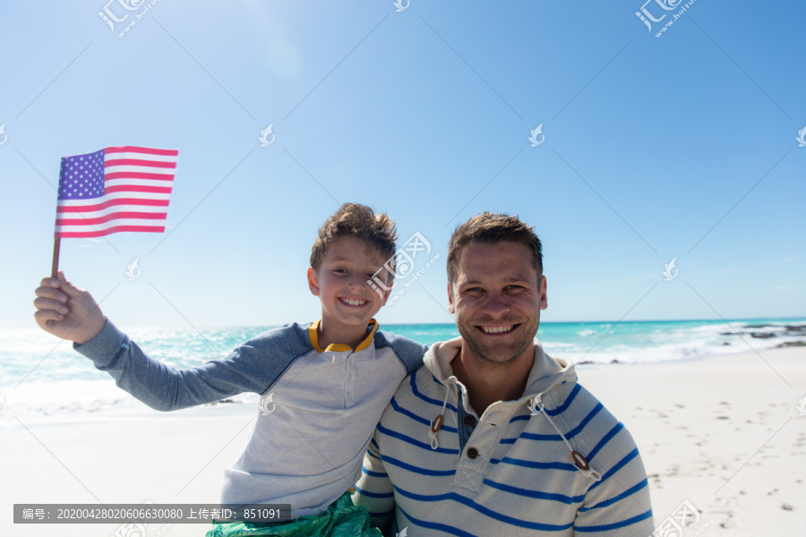 海边度假的美国夫妇