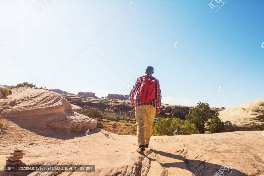 在犹他山徒步旅行