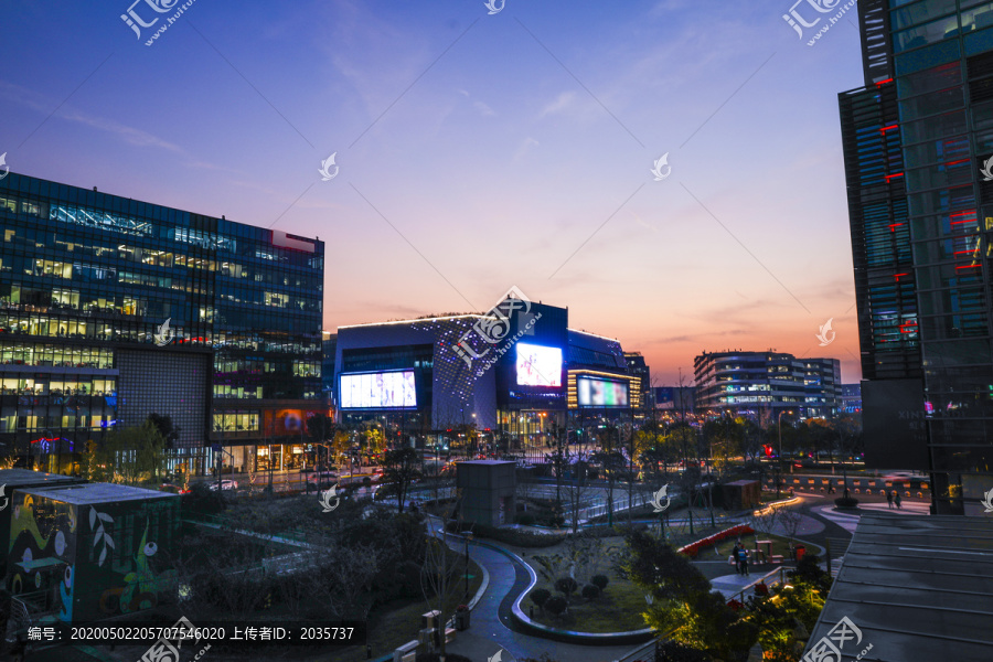 城市商业综合体夜景