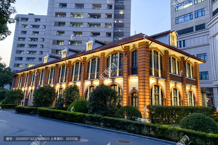 上海瑞金医院院史陈列馆建筑夜景