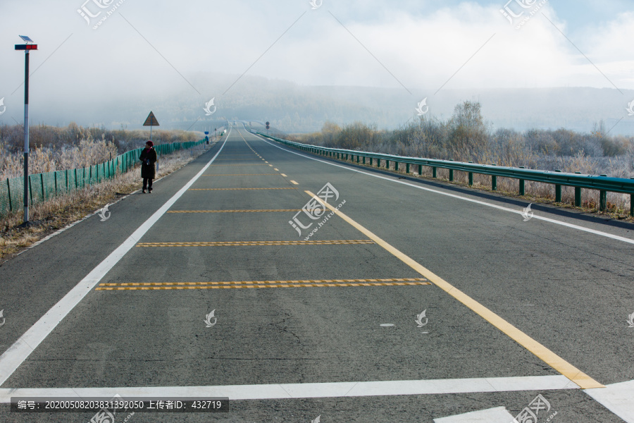 秋季大兴安岭公路