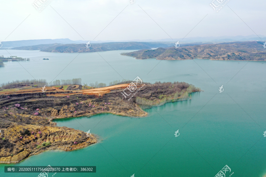 黄河万安山