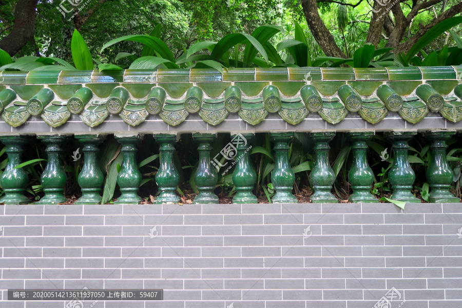 绿琉璃瓦墙