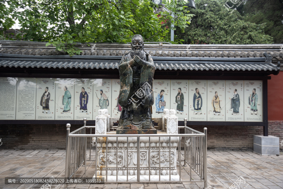 北京孔庙国子监孔子雕像