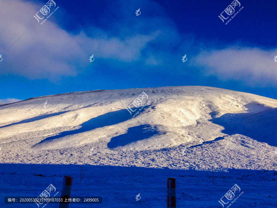 高原雪景