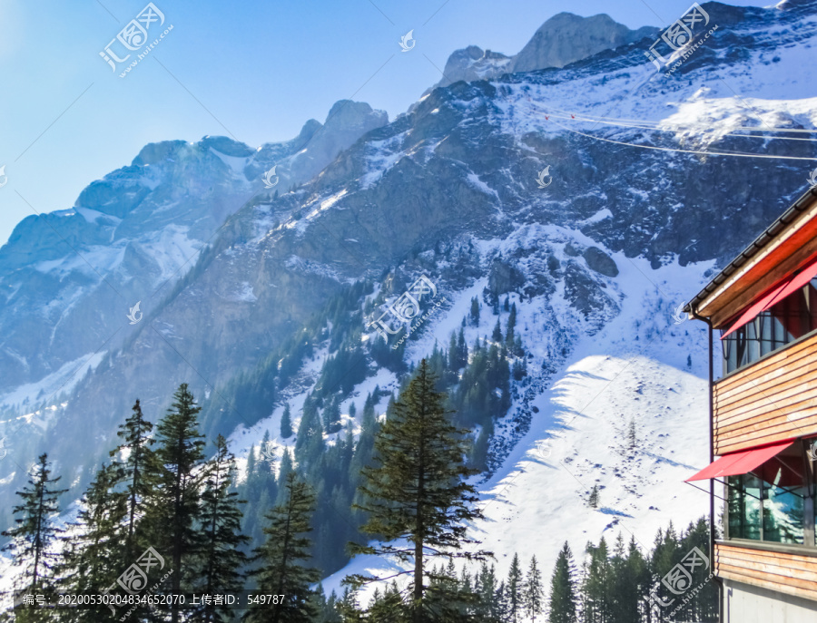 雪山木屋