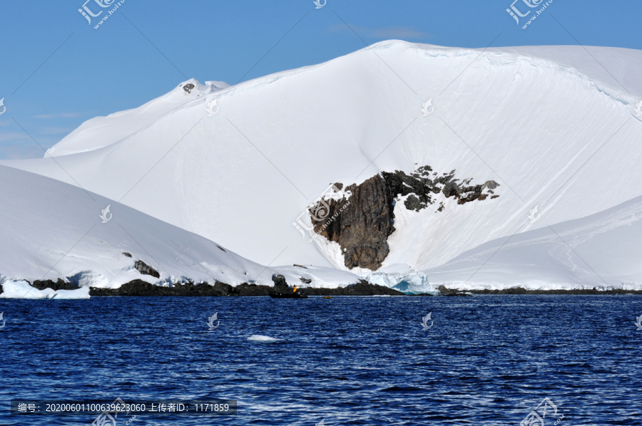 蓝天冰雪海洋