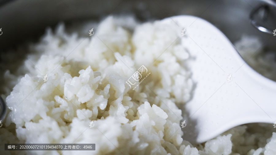 盛米饭