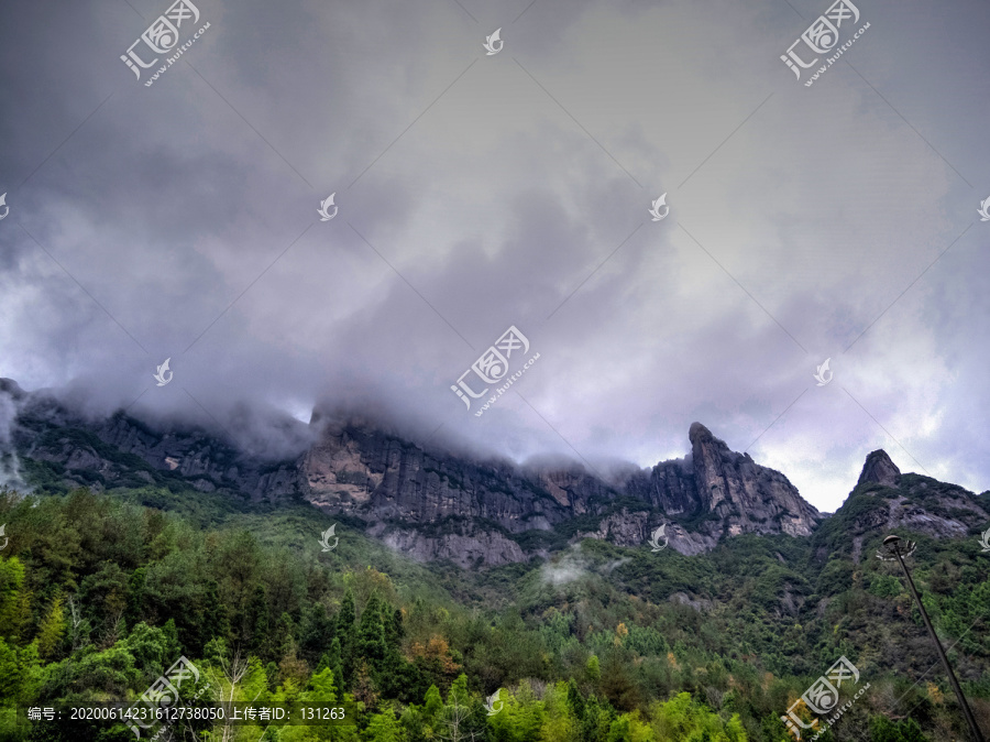 浙江台州神仙居风景区群山云雾