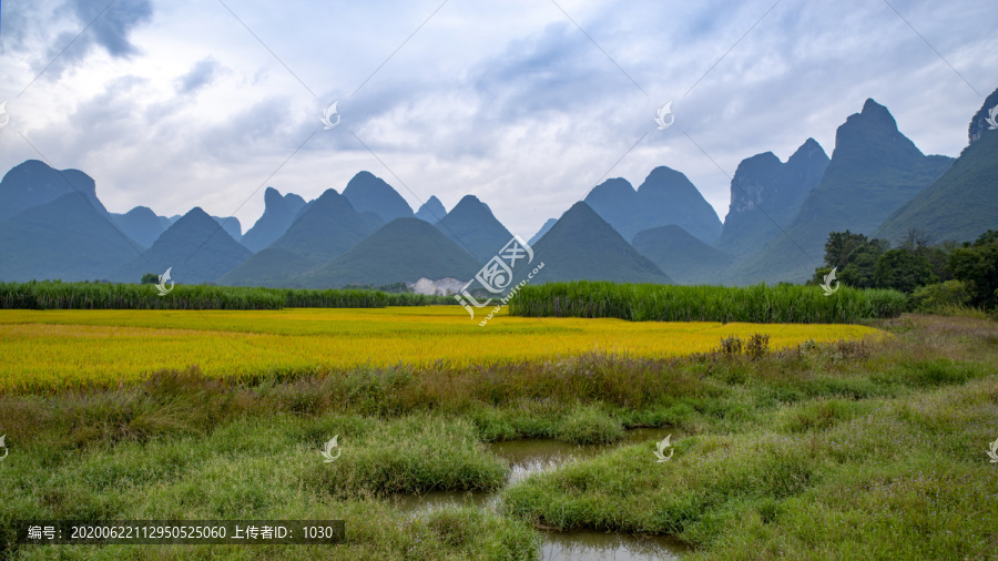 层峦叠嶂