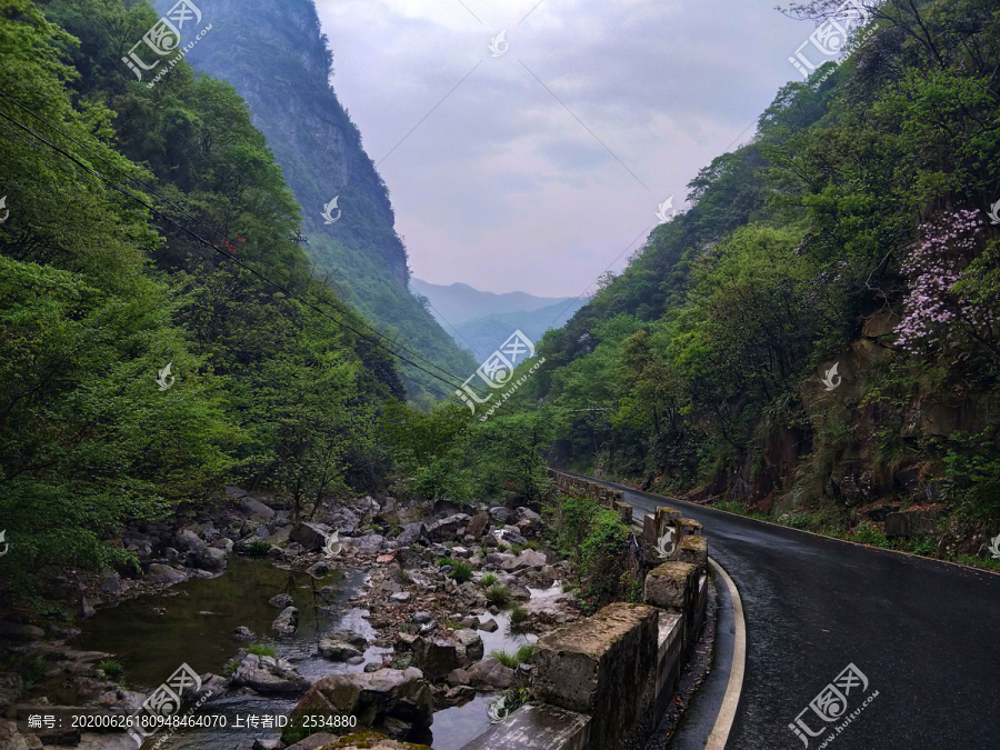 浙江湖州安吉天荒坪大溪山路