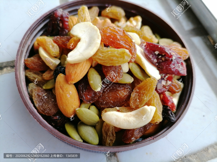 混合坚果仁水果蜜饯干零食