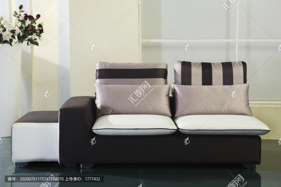黑白现代风格布艺沙发