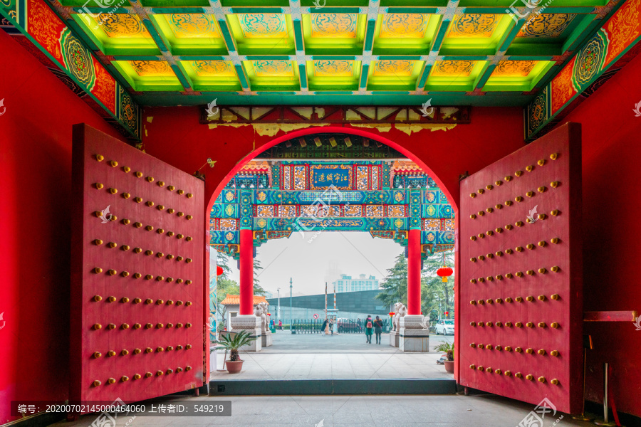 宮廷大門