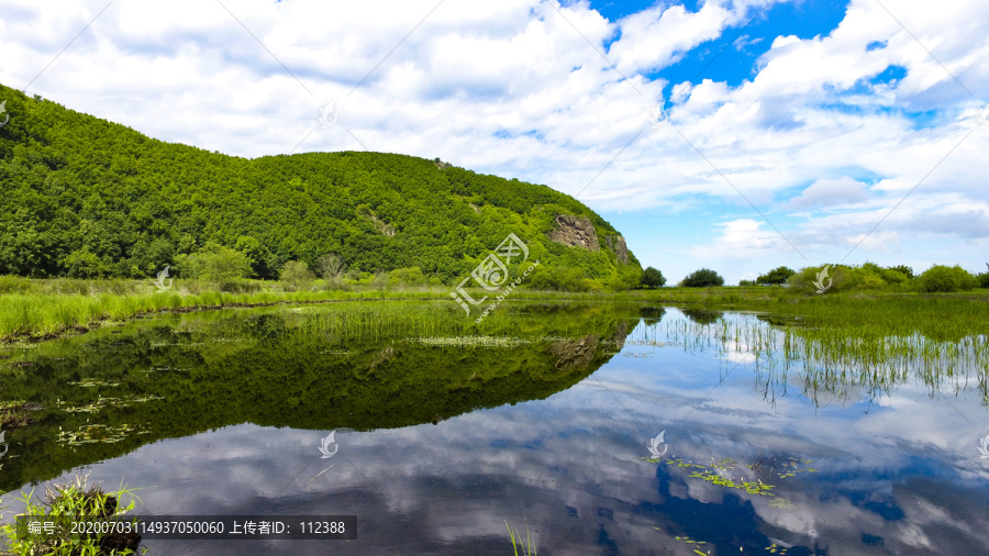 嫩江白脸山风光唯美风景蓝天白云