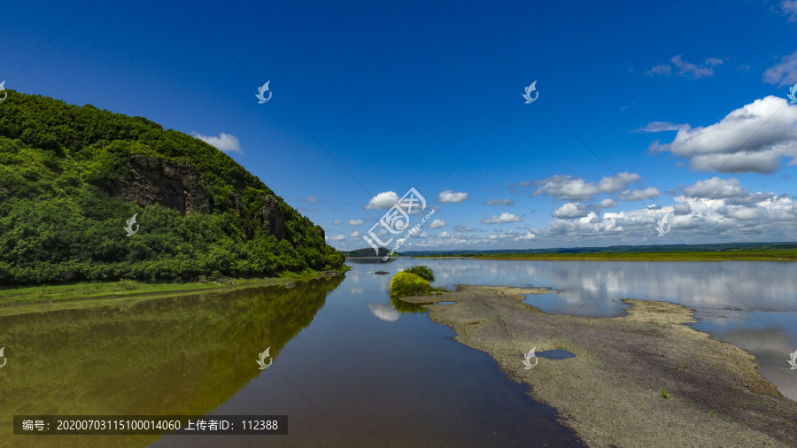 嫩江白脸山风光唯美风景蓝天白云