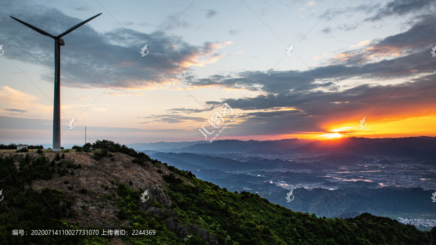 山顶日落