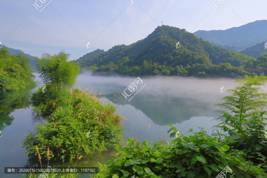 雾景山水