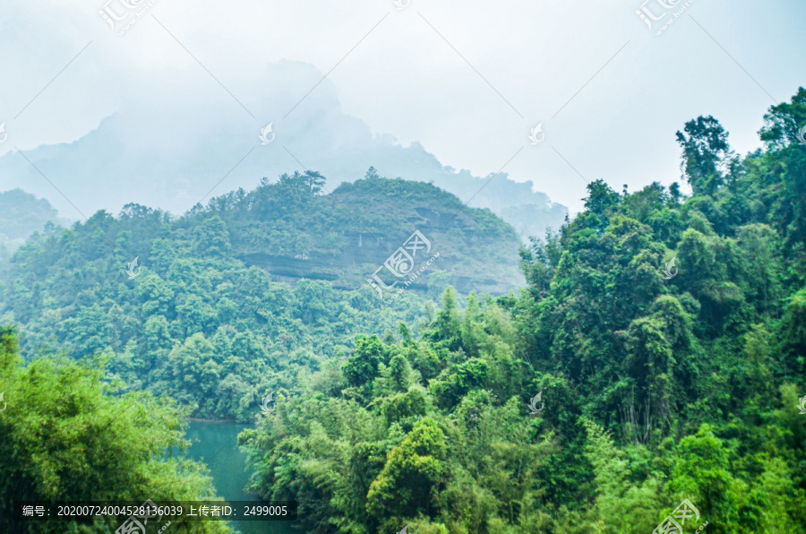 丹霞山长老峰