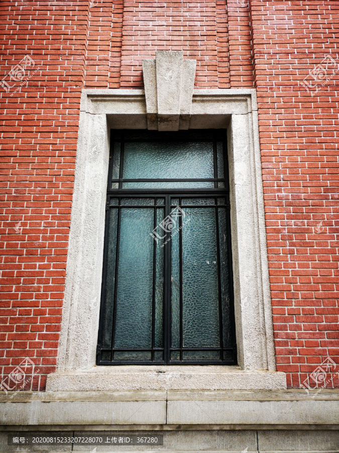 欧式建筑砖墙铁窗