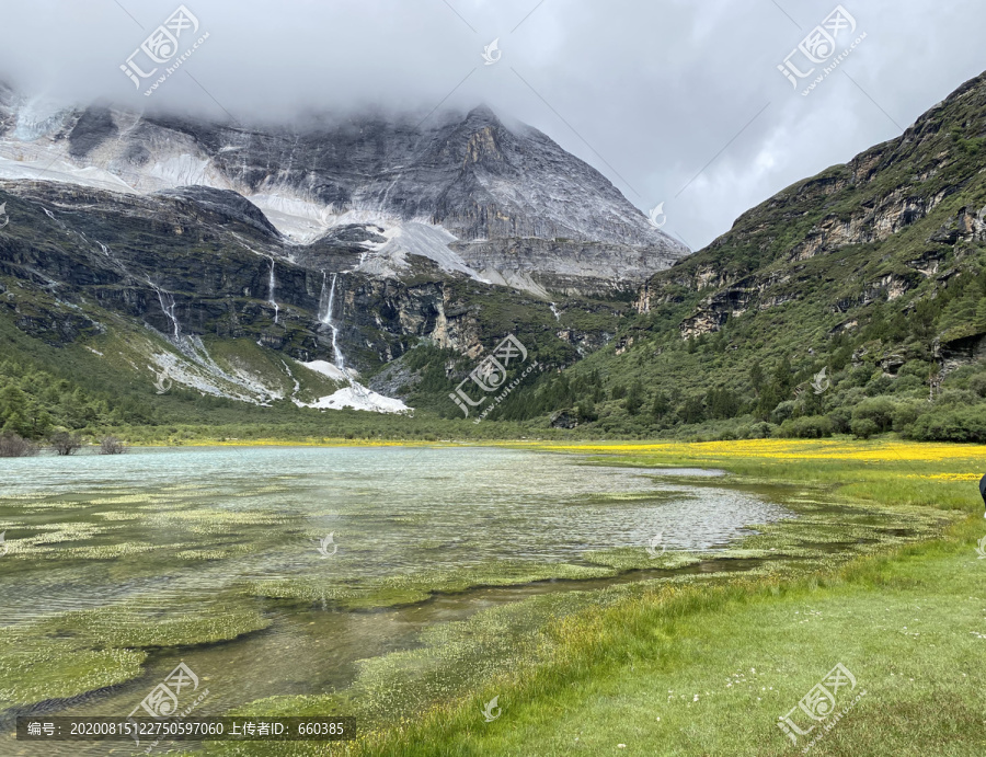 群山沟壑峡谷湖泊