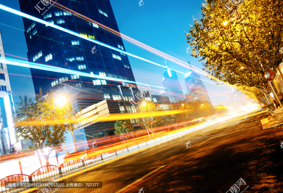 上海浦东陆家嘴城市道路夜景