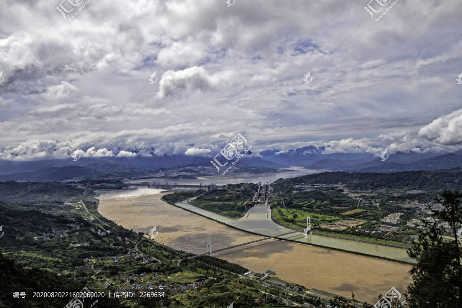 三峡泄洪