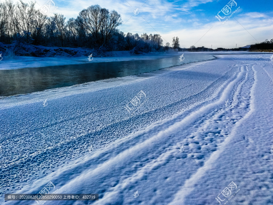 冰天雪地不冻河