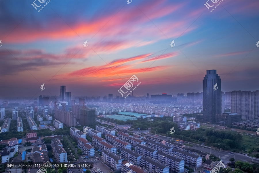 中国江苏江阴城市夜景和城市交通