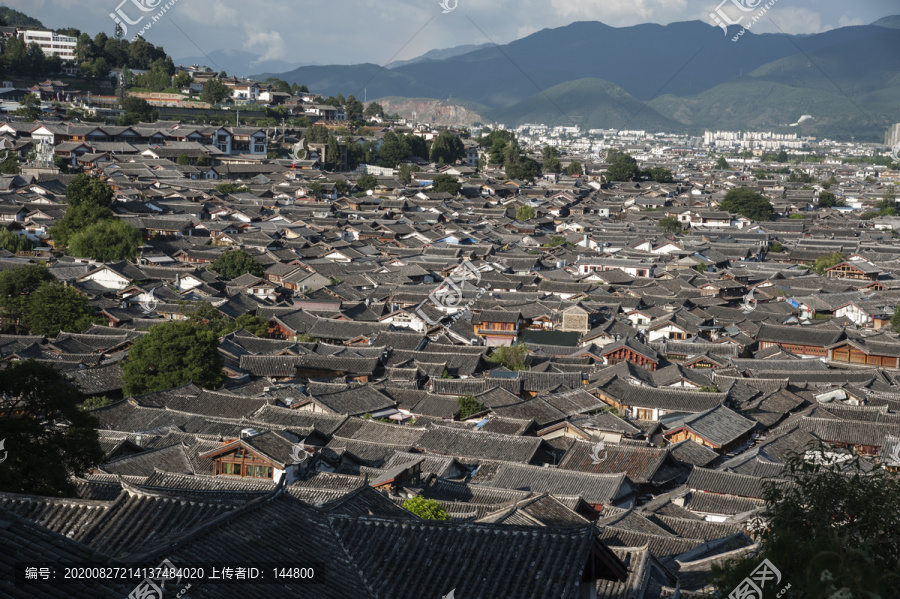 俯瞰丽江古城