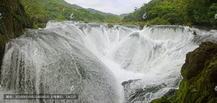 贵州天星桥银练坠潭瀑布全景