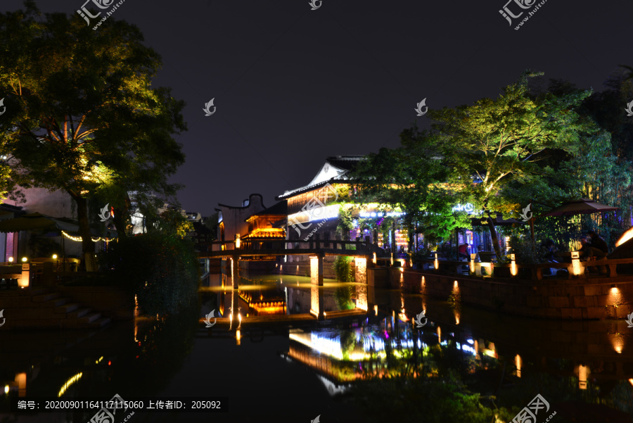 月河夜景