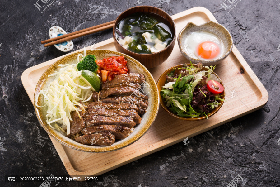 牛肉饭套餐