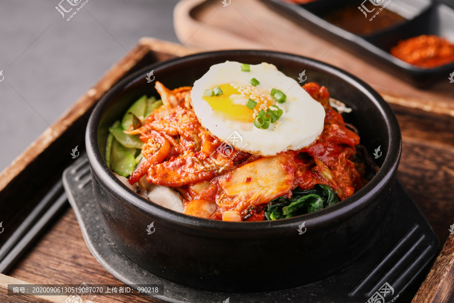 五花肉辣白菜石鍋拌飯