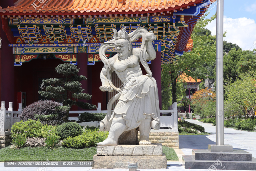 贵贵阳泉湖公园寺庙雕像