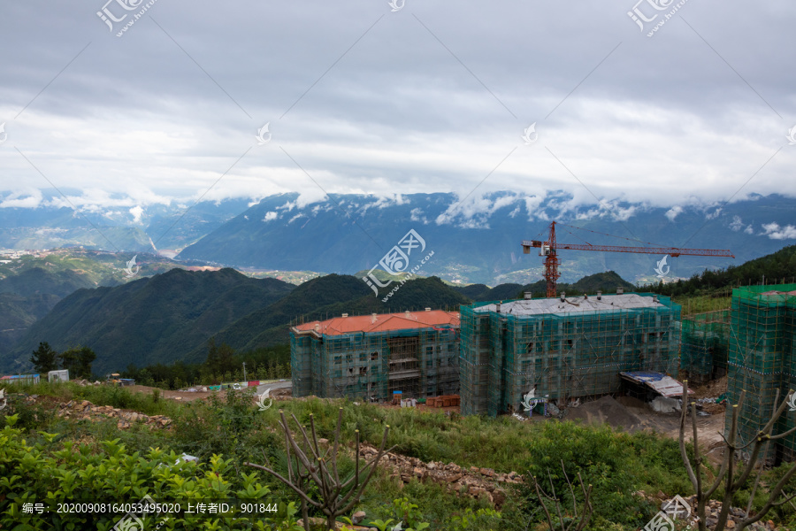 重庆巫山摩天岭度假房建筑工地