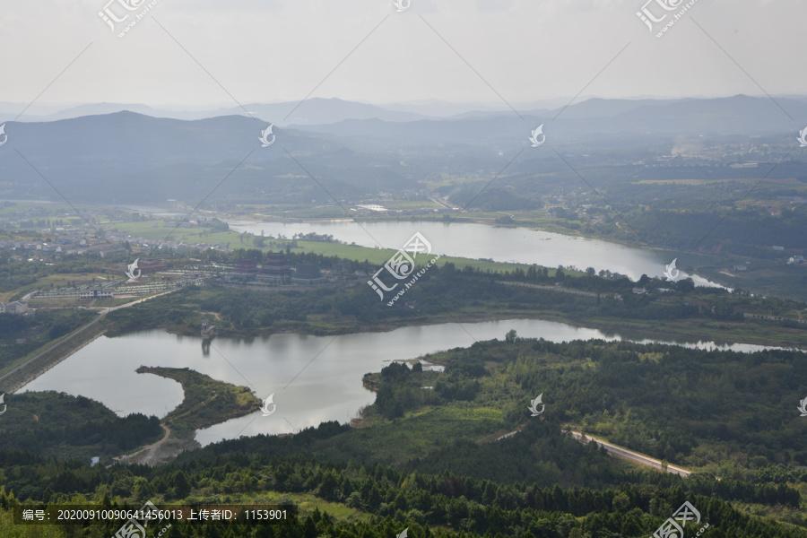 高山湖泊