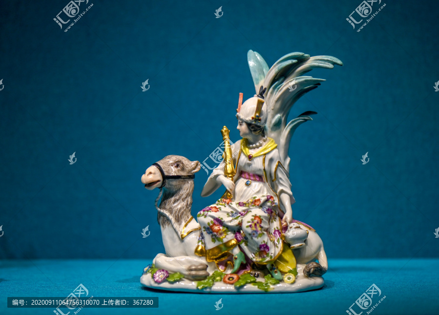 骑骆驼的少女欧洲艺术陶瓷