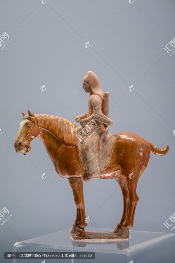 骑马的古代士兵陶瓷文物