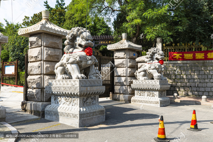 青岛湛山寺大门