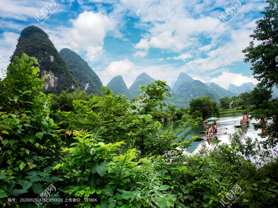 桂林山水阳朔遇龙河竹筏漂流