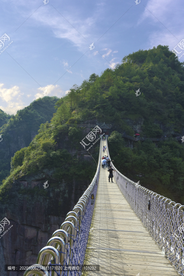 新昌十九峰景区的飞龙栈道